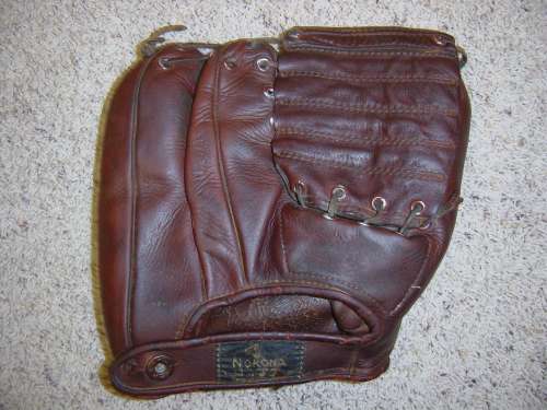 Jerry Moore Nokona G46 Back